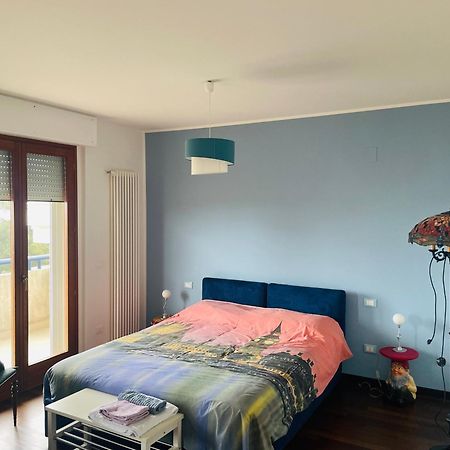 Attico Vista E Fronte Mare Zaffiroblu Con Posto Auto Apartment มอนเตซิลวาโน ภายนอก รูปภาพ